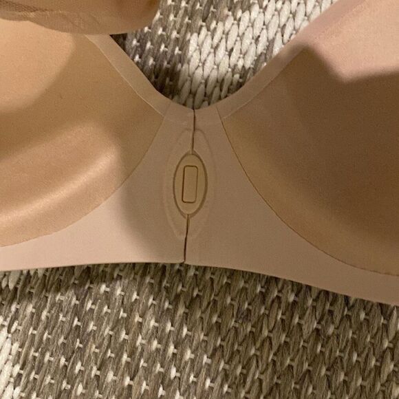 Victoria’s Secret bra size 32DD - Picture 3 of 9